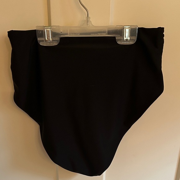Elegant Black Tie-Front Bikini, size S - Picture 6 of 8